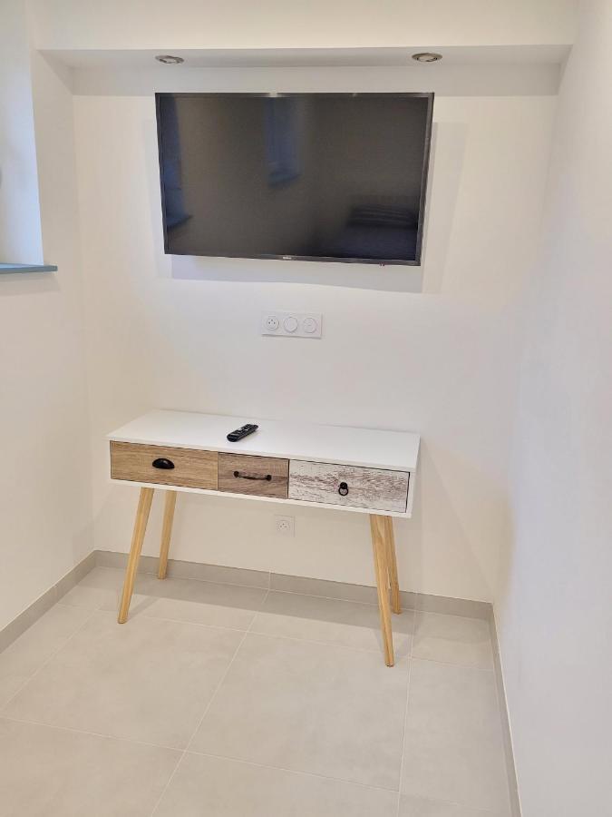 Il Vialetto, Appartement Capri, Spacieux, Tout Confort, Au Calme Jeumont Exterior photo